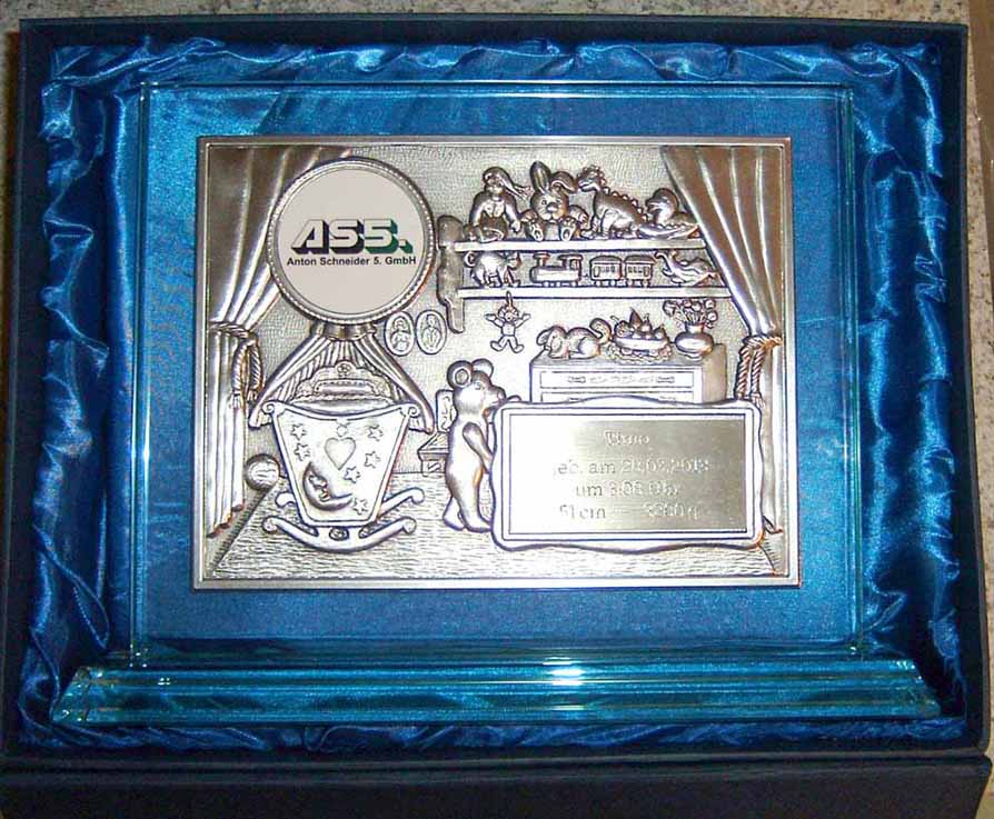 Zinn-Geburtsrelief auf Glas